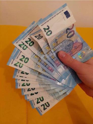 Fake €20 EURO banknotes x 30